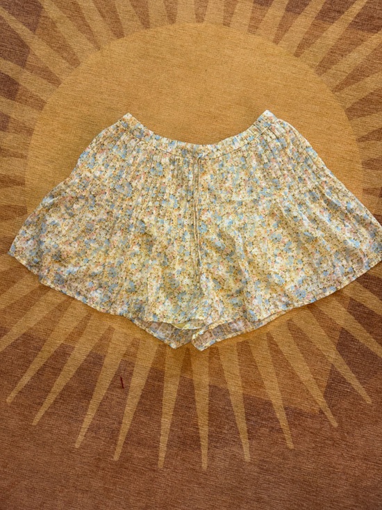 American Eagle Outfitters Pants - American Eagle Outfitters Floral Elastic Waist Shorts in Blue & Cream